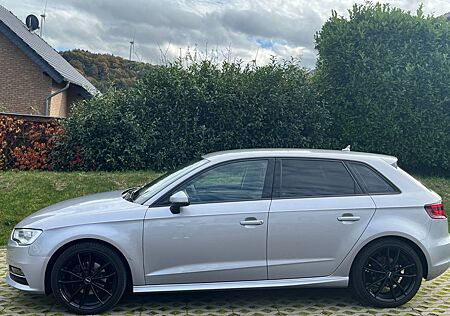 Audi A3 1.6 TDI Attraction Sportback Attraction