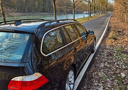 BMW 525d Touring (E61, 2009)