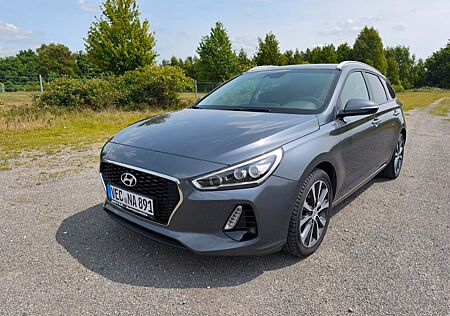 Hyundai i30 1.4 T-GDI Premium DCT Premium Automatik