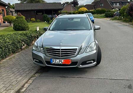 Mercedes-Benz E 250 CGI T BlueEFFICIENCY