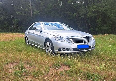 Mercedes-Benz E 300 CDI BlueEFFICIENCY ELEGANCE ELEGANCE