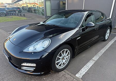 Porsche Panamera 4 -