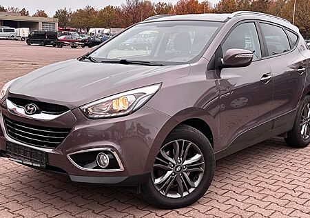 Hyundai ix35 4WD 2.0 Aut. Navi RfKamera T-Leder 4xSitzHz