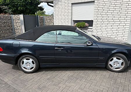 Mercedes-Benz 320 CLK Cabrio W208