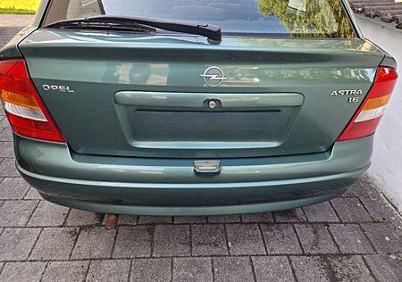 Opel Astra 1.6 -