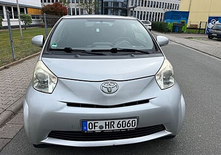 Toyota iQ + 1,0-l-VVT-i Multidrive +