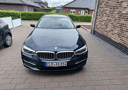 BMW 520d xDrive Touring A Luxury Line Luxury Line