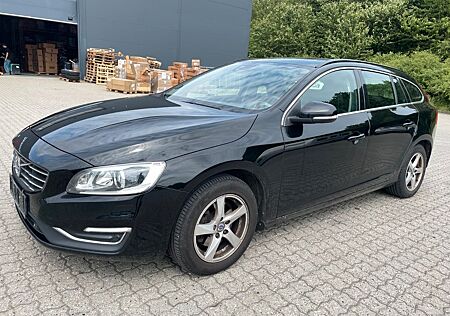 Volvo V60 Kombi 2.0 D3 150PS Momentum 33456