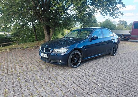 BMW 320i -