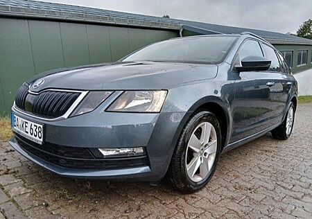 Skoda Octavia 1.6 TDI DSG Style Combi AHK NAVI