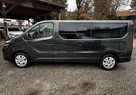 Nissan Primastar 9-Sitzer L2 LANG Tekna Kratz. auf Dach