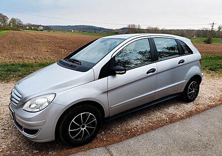 Mercedes-Benz B 170 -