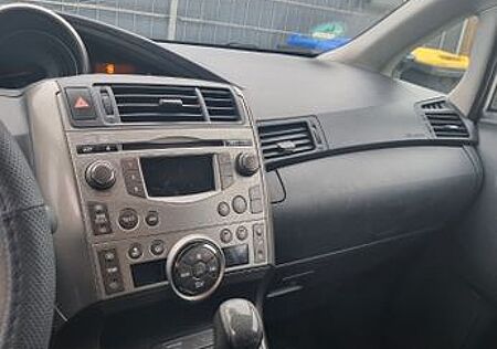 Toyota Avensis Verso