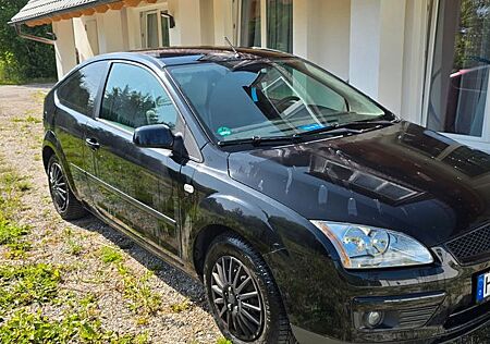 Ford Focus 1,6 Style Tempomat Alufelgen el. Frontsch