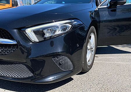 Mercedes-Benz A 180 d Autom. LED Pano Leder Kamera TOP