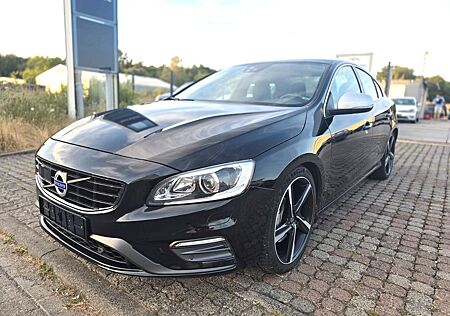 Volvo S60 Lim. Momentum R-Design,Leder,Navi,Kamera