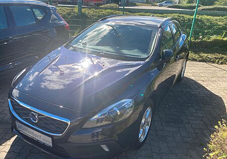 Volvo V40 CC D2 Autom. Wartung + Zahnriemen neu!