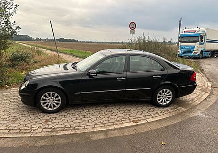 Mercedes-Benz E 220 CDI ELEGANCE Leder Automatik