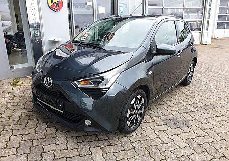 Toyota Aygo (X) -play Team D