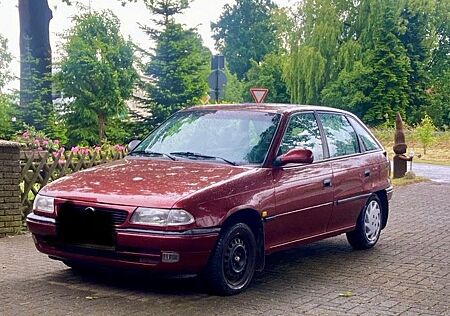 Opel Astra 1.6 -