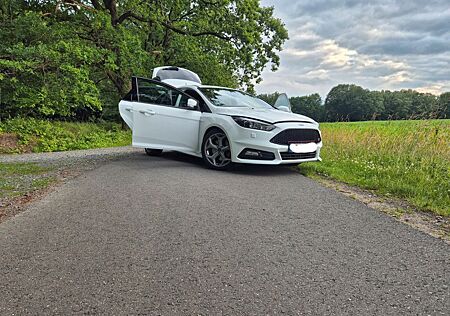 Ford Focus 2,0 EcoBoost ST Leder-Sport-Paket ST