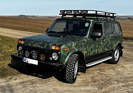 Lada Niva 2131 4x4 Langversion, Jagd- & Offroad-Umbau