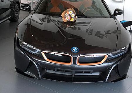 BMW i8 Roadster - Neuzustand