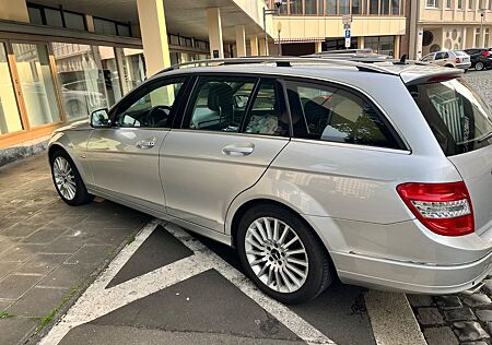 Mercedes-Benz 230
