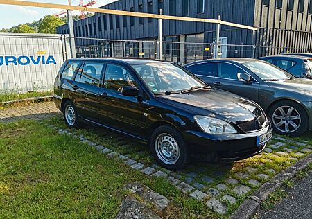 Mitsubishi Lancer Kombi 1.6 neue Allwetterreifen & BT Radio