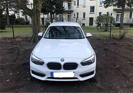 BMW 118i Automatik AHK SHZ Klima 2. Hand