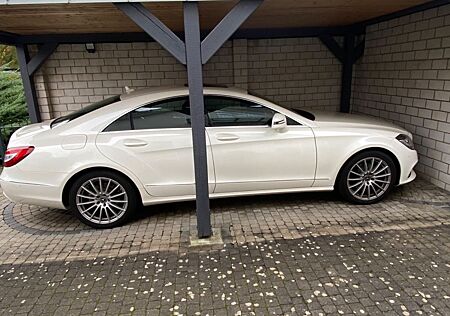 Mercedes-Benz CLS 250 d - Coupe, designo diamantweiß met.