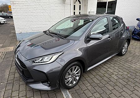 Toyota Yaris 1.5-l-VVT-i Active Kamera ACC CarPlay