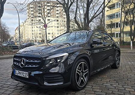 Mercedes-Benz GLA 250 4MATIC DCT -