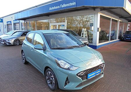 Hyundai i10 Advance 1.2 Automatik Navi