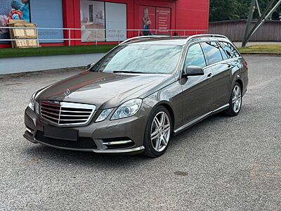 Mercedes-Benz E 300 AMG LINE