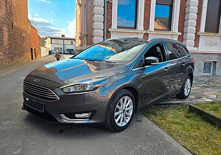 Ford Focus 1.Hand LED Automatik Navi Kamera