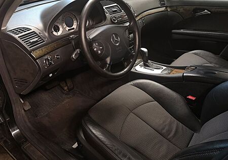 Mercedes-Benz E 220 CDI T AVANTGARDE Avantgarde