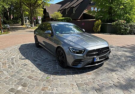 Mercedes-Benz E 300 de AMG Line Vollausstattung
