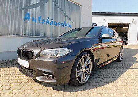 BMW M550d xDrive Touring Xenon/Panorama/Alcantara