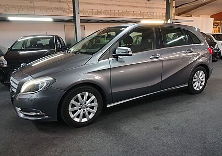 Mercedes-Benz B 180 AHK LED NAVI AUTOMATIK AHK HU NEU