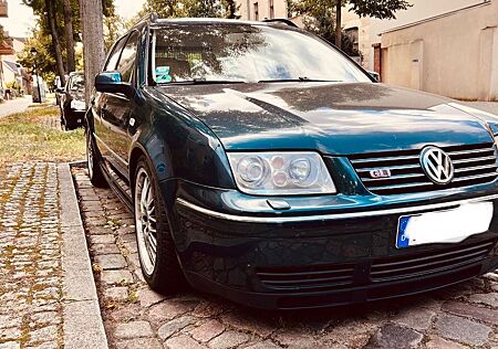 VW Bora Volkswagen 1.9TDI 96kW Recaro- Leder, Xenon, Automati