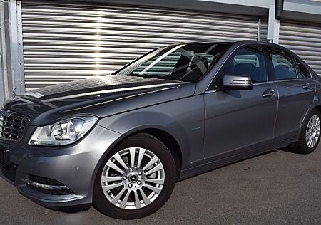 Mercedes-Benz C 180 CGI Elegance/Sitzhzg./PTS/Navi/wenig km