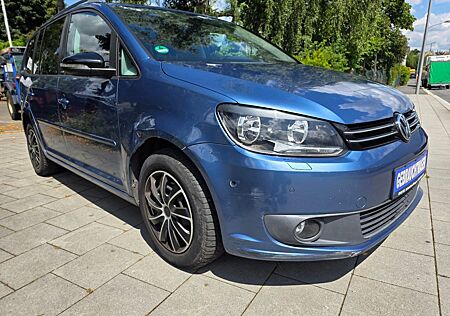 VW Touran Volkswagen 1.6 TDI DSG Style,Panorama,AHK