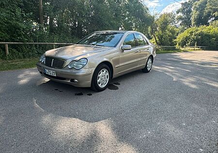 Mercedes-Benz C 220 CDI ELEG./Gro.Navi/deutscher Vorbesitz