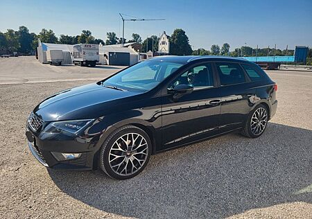 Seat Leon ST FR 2.0 TDI 150 PS. 8 Fach Bereift