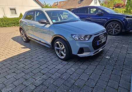 Audi A1 30 TFSI S tronic allstreet