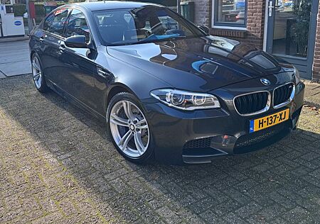 BMW M5 LCI softclose LED motor instandgezetzt