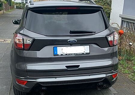 Ford Kuga 2,0TDCi 4x4 180PS ST-Line Autom 19"PANO AHK