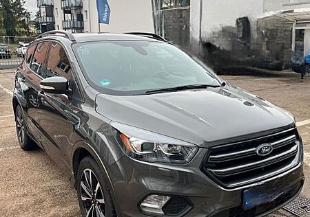 Ford Kuga 1,5 EcoBoost 2x4 110kW ST-Line AHK