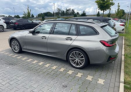 BMW 330E *LASER*Sport*M-Lenkrad*Harman/Kardon*HUD